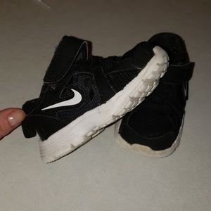 Toddler nike shoes